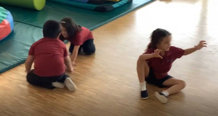 <time datetime="2022-10-17T10:27:02+00:00">17 de octubre de 2022</time> | <a href="https://www.escola-horitzo.cat/author/kike/">Super User</a> | <a href="https://www.escola-horitzo.cat/category/el-dia-a-dia/" rel="tag">El dia a dia</a> | <a href="https://www.escola-horitzo.cat/2022/10/17/teatre-i-cos/#respond">No hay comentarios<span class="screen-reader-text"> en Teatre i cos</span></a>