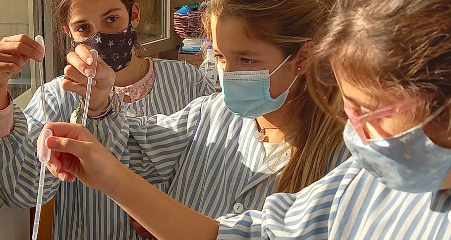 <time datetime="2021-10-22T10:26:58+00:00">22 de octubre de 2021</time> | <a href="https://www.escola-horitzo.cat/author/kike/">Super User</a> | <a href="https://www.escola-horitzo.cat/category/el-dia-a-dia/" rel="tag">El dia a dia</a> | <a href="https://www.escola-horitzo.cat/2021/10/22/i-de-sobte/#respond">No hay comentarios<span class="screen-reader-text"> en I de sobte…</span></a>