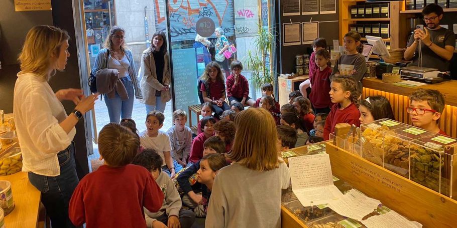 <time datetime="2023-05-17T15:45:13+00:00">17 de mayo de 2023</time> | <a href="https://www.escola-horitzo.cat/author/kike/">Super User</a> | <a href="https://www.escola-horitzo.cat/category/el-dia-a-dia/" rel="tag">El dia a dia</a> | <a href="https://www.escola-horitzo.cat/2023/05/17/compromesos-amb-el-mon/#respond">No hay comentarios<span class="screen-reader-text"> en Compromesos amb el Món</span></a>