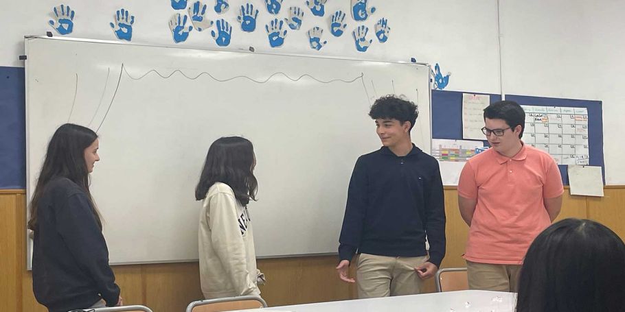 <time datetime="2024-05-16T08:46:53+00:00">16 de mayo de 2024</time> | <a href="https://www.escola-horitzo.cat/author/kike/">Super User</a> | <a href="https://www.escola-horitzo.cat/category/el-dia-a-dia/" rel="tag">El dia a dia</a> | <a href="https://www.escola-horitzo.cat/2024/05/16/roleplay/#respond">No hay comentarios<span class="screen-reader-text"> en RolePlay</span></a>