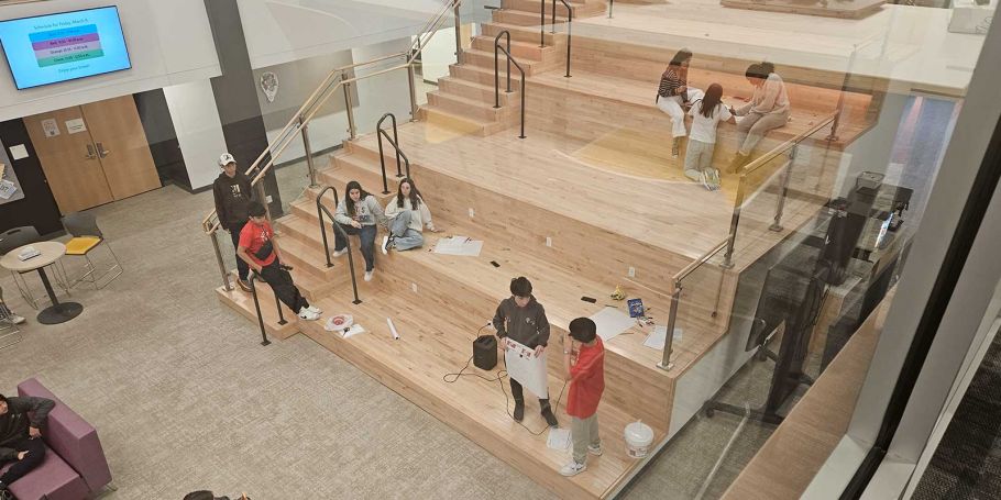 <time datetime="2024-03-18T16:15:20+00:00">18 de marzo de 2024</time> | <a href="https://www.escola-horitzo.cat/author/kike/">Super User</a> | <a href="https://www.escola-horitzo.cat/category/el-dia-a-dia/" rel="tag">El dia a dia</a> | <a href="https://www.escola-horitzo.cat/2024/03/18/busy-week-in-boston-ma-at-richiincamp/#respond">No hay comentarios<span class="screen-reader-text"> en Busy week in Boston (MA) at Richi Innovation Camp</span></a>