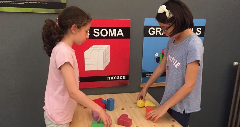 <time datetime="2019-06-03T15:40:04+00:00">3 de junio de 2019</time> | <a href="https://www.escola-horitzo.cat/author/kike/">Super User</a> | <a href="https://www.escola-horitzo.cat/category/el-dia-a-dia/" rel="tag">El dia a dia</a> | <a href="https://www.escola-horitzo.cat/2019/06/03/visita-museu-de-les-matematiques/#respond">No hay comentarios<span class="screen-reader-text"> en Visita Museu de les matemàtiques</span></a>