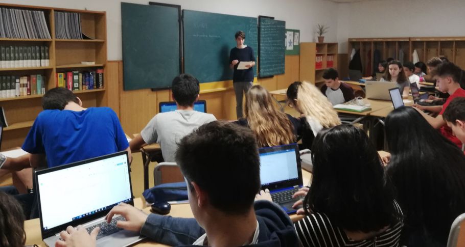 <time datetime="2018-12-12T06:10:22+00:00">12 de diciembre de 2018</time> | <a href="https://www.escola-horitzo.cat/author/kike/">Super User</a> | <a href="https://www.escola-horitzo.cat/category/el-dia-a-dia/" rel="tag">El dia a dia</a> | <a href="https://www.escola-horitzo.cat/2018/12/12/competencia-comunicativa-projecte-humanistic-sobre-maquiavel-i-erasme-de-rotterdam/#respond">No hay comentarios<span class="screen-reader-text"> en Competència comunicativa. Projecte humanístic sobre Maquiavel i Erasme de Rotterdam</span></a>