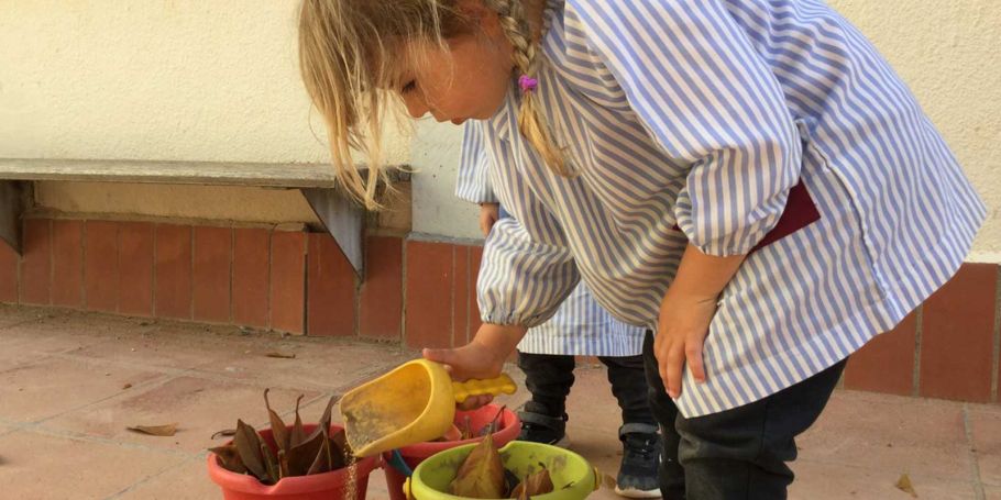 <time datetime="2023-05-17T15:53:07+00:00">17 de mayo de 2023</time> | <a href="https://www.escola-horitzo.cat/author/kike/">Super User</a> | <a href="https://www.escola-horitzo.cat/category/el-dia-a-dia/" rel="tag">El dia a dia</a> | <a href="https://www.escola-horitzo.cat/2023/05/17/jugar-i-natura/#respond">No hay comentarios<span class="screen-reader-text"> en Jugar i natura</span></a>