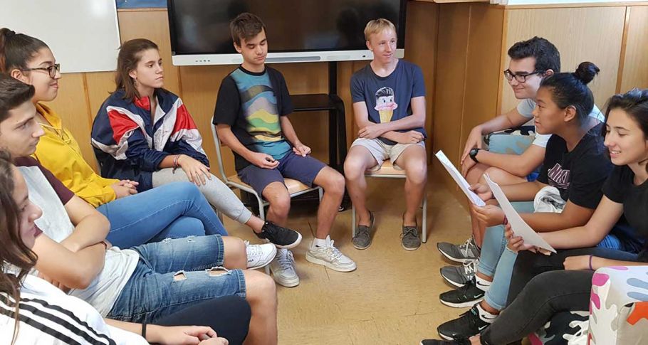 <time datetime="2019-10-28T16:01:46+00:00">28 de octubre de 2019</time> | <a href="https://www.escola-horitzo.cat/author/kike/">Super User</a> | <a href="https://www.escola-horitzo.cat/category/el-dia-a-dia/" rel="tag">El dia a dia</a> | <a href="https://www.escola-horitzo.cat/2019/10/28/community-cercle/#respond">No hay comentarios<span class="screen-reader-text"> en Community Cercle</span></a>