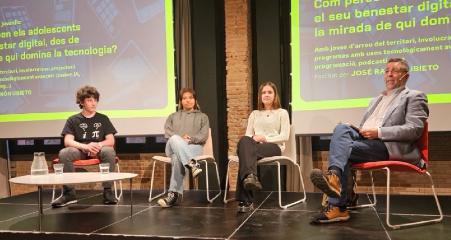 <time datetime="2024-04-19T16:17:59+00:00">19 de abril de 2024</time> | <a href="https://www.escola-horitzo.cat/author/kike/">Super User</a> | <a href="https://www.escola-horitzo.cat/category/el-dia-a-dia/" rel="tag">El dia a dia</a> | <a href="https://www.escola-horitzo.cat/2024/04/19/festival-per-lequitat-digital/#respond">No hay comentarios<span class="screen-reader-text"> en Festival per l’Equitat Digital</span></a>