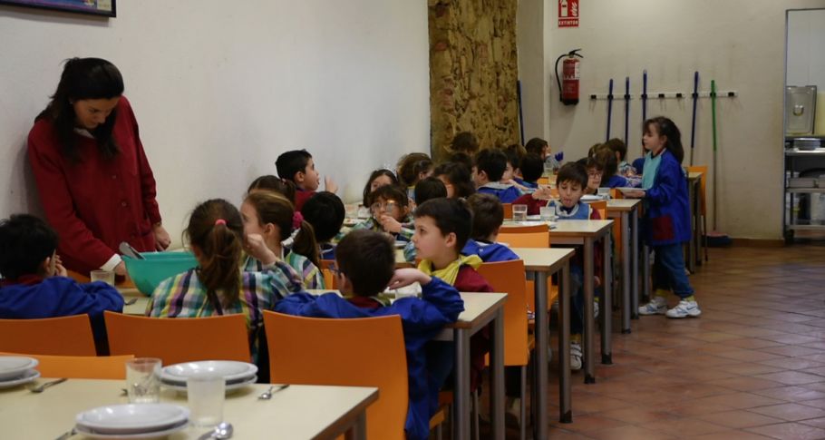 <time datetime="2018-11-26T21:12:54+00:00">26 de noviembre de 2018</time> | <a href="https://www.escola-horitzo.cat/author/kike/">Super User</a> | <a href="https://www.escola-horitzo.cat/category/blog/" rel="tag">Blog</a> | <a href="https://www.escola-horitzo.cat/2018/11/26/el-menjador-de-lescola/#respond">No hay comentarios<span class="screen-reader-text"> en El menjador de l’Escola</span></a>