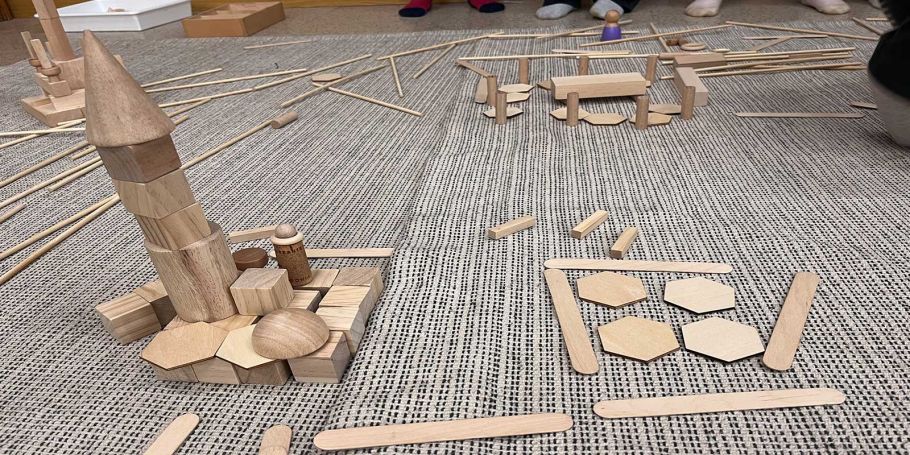 <time datetime="2025-02-05T05:52:24+00:00">5 de febrero de 2025</time> | <a href="https://www.escola-horitzo.cat/author/kike/">Super User</a> | <a href="https://www.escola-horitzo.cat/category/el-dia-a-dia/" rel="tag">El dia a dia</a> | <a href="https://www.escola-horitzo.cat/2025/02/05/la-citta-infinita/#respond">No hay comentarios<span class="screen-reader-text"> en La Città Infinita</span></a>