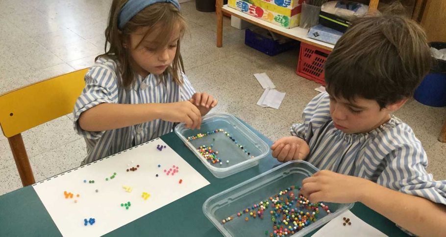 <time datetime="2019-10-17T14:17:55+00:00">17 de octubre de 2019</time> | <a href="https://www.escola-horitzo.cat/author/kike/">Super User</a> | <a href="https://www.escola-horitzo.cat/category/el-dia-a-dia/" rel="tag">El dia a dia</a> | <a href="https://www.escola-horitzo.cat/2019/10/17/tot-pot-ser-motiu-d-aprenentatge/#respond">No hay comentarios<span class="screen-reader-text"> en Tot pot ser motiu d’aprenentatge</span></a>