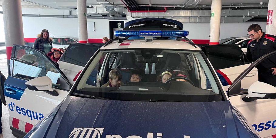 <time datetime="2023-03-20T18:06:06+00:00">20 de marzo de 2023</time> | <a href="https://www.escola-horitzo.cat/author/kike/">Super User</a> | <a href="https://www.escola-horitzo.cat/category/el-dia-a-dia/" rel="tag">El dia a dia</a> | <a href="https://www.escola-horitzo.cat/2023/03/20/els-oficis-del-barri/#respond">No hay comentarios<span class="screen-reader-text"> en Els oficis del barri</span></a>