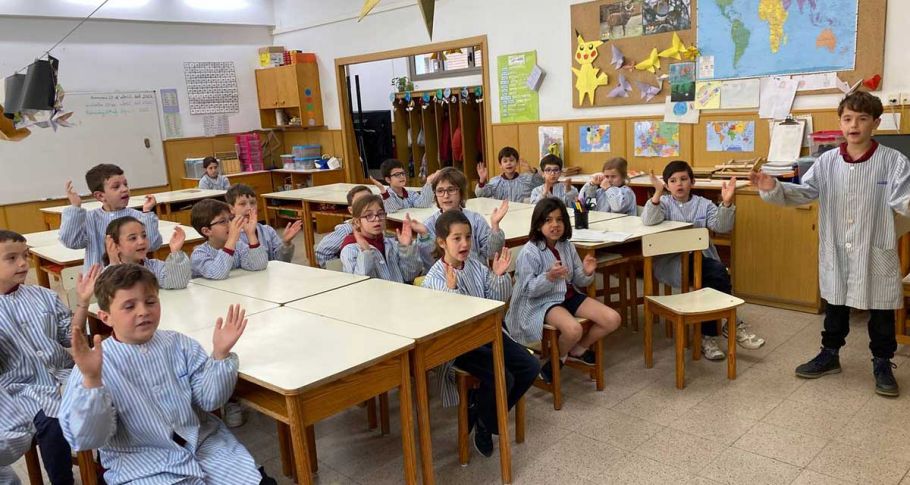 <time datetime="2022-05-02T11:10:51+00:00">2 de mayo de 2022</time> | <a href="https://www.escola-horitzo.cat/author/kike/">Super User</a> | <a href="https://www.escola-horitzo.cat/category/el-dia-a-dia/" rel="tag">El dia a dia</a> | <a href="https://www.escola-horitzo.cat/2022/05/02/juguem-amb-les-paraules/#respond">No hay comentarios<span class="screen-reader-text"> en Juguem amb les paraules</span></a>