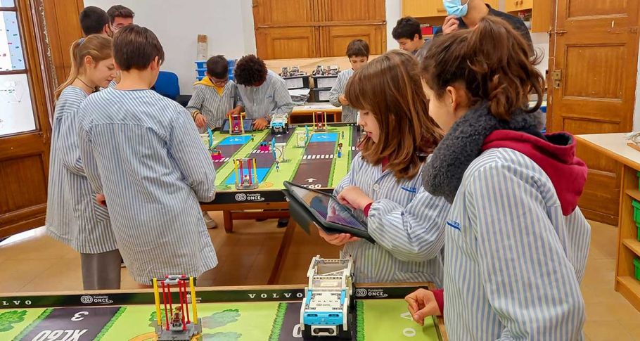 <time datetime="2022-05-02T10:47:55+00:00">2 de mayo de 2022</time> | <a href="https://www.escola-horitzo.cat/author/kike/">Super User</a> | <a href="https://www.escola-horitzo.cat/category/el-dia-a-dia/" rel="tag">El dia a dia</a> | <a href="https://www.escola-horitzo.cat/2022/05/02/resoldre-reptes/#respond">No hay comentarios<span class="screen-reader-text"> en Resoldre reptes</span></a>