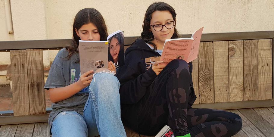 <time datetime="2022-12-05T10:56:11+00:00">5 de diciembre de 2022</time> | <a href="https://www.escola-horitzo.cat/author/kike/">Super User</a> | <a href="https://www.escola-horitzo.cat/category/el-dia-a-dia/" rel="tag">El dia a dia</a> | <a href="https://www.escola-horitzo.cat/2022/12/05/creacio-literaria/#respond">No hay comentarios<span class="screen-reader-text"> en Creació literària</span></a>