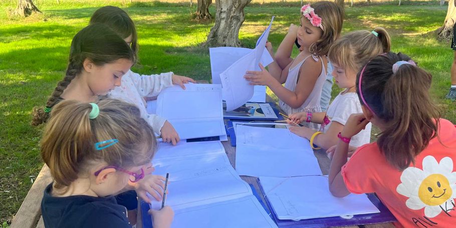 <time datetime="2023-10-04T16:42:13+00:00">4 de octubre de 2023</time> | <a href="https://www.escola-horitzo.cat/author/kike/">Super User</a> | <a href="https://www.escola-horitzo.cat/category/el-dia-a-dia/" rel="tag">El dia a dia</a> | <a href="https://www.escola-horitzo.cat/2023/10/04/com-construim-el-coneixement/#respond">No hay comentarios<span class="screen-reader-text"> en Com construïm el coneixement?</span></a>