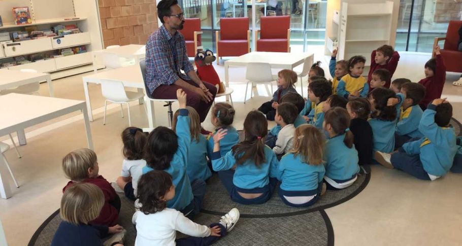 <time datetime="2018-06-19T16:50:34+00:00">19 de junio de 2018</time> | <a href="https://www.escola-horitzo.cat/author/kike/">Super User</a> | <a href="https://www.escola-horitzo.cat/category/el-dia-a-dia/" rel="tag">El dia a dia</a> | <a href="https://www.escola-horitzo.cat/2018/06/19/vam-anar-a-descobrir-la-biblioteca-del-barri/#respond">No hay comentarios<span class="screen-reader-text"> en Vam anar a descobrir la biblioteca del barri</span></a>