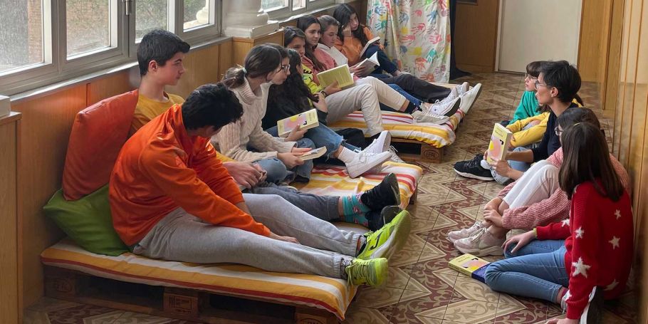 <time datetime="2024-02-15T16:36:03+00:00">15 de febrero de 2024</time> | <a href="https://www.escola-horitzo.cat/author/kike/">Super User</a> | <a href="https://www.escola-horitzo.cat/category/el-dia-a-dia/" rel="tag">El dia a dia</a> | <a href="https://www.escola-horitzo.cat/2024/02/15/club-de-lectura-lhoritzo/#respond">No hay comentarios<span class="screen-reader-text"> en Club de Lectura L’Horitzó</span></a>