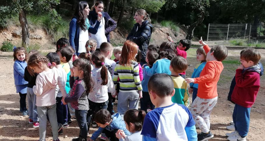 <time datetime="2018-03-13T07:27:53+00:00">13 de marzo de 2018</time> | <a href="https://www.escola-horitzo.cat/author/kike/">Super User</a> | <a href="https://www.escola-horitzo.cat/category/el-dia-a-dia/" rel="tag">El dia a dia</a> | <a href="https://www.escola-horitzo.cat/2018/03/13/trobada-amb-els-corresponsals-de-l-escola-la-ginesta/#respond">No hay comentarios<span class="screen-reader-text"> en Trobada amb els corresponsals de l’escola La Ginesta</span></a>