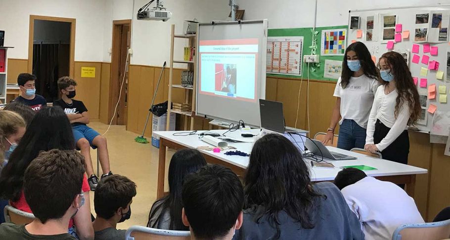 <time datetime="2021-10-01T16:33:33+00:00">1 de octubre de 2021</time> | <a href="https://www.escola-horitzo.cat/author/kike/">Super User</a> | <a href="https://www.escola-horitzo.cat/category/el-dia-a-dia/" rel="tag">El dia a dia</a> | <a href="https://www.escola-horitzo.cat/2021/10/01/presentation-day/#respond">No hay comentarios<span class="screen-reader-text"> en Presentation Day!</span></a>