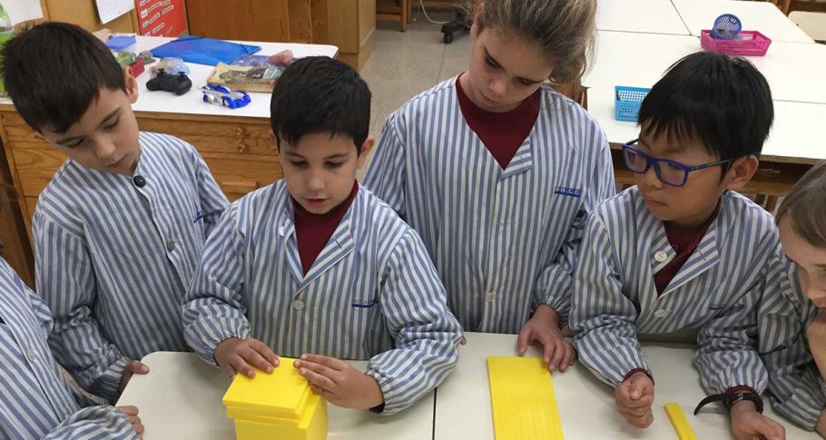 <time datetime="2019-12-03T15:31:40+00:00">3 de diciembre de 2019</time> | <a href="https://www.escola-horitzo.cat/author/kike/">Super User</a> | <a href="https://www.escola-horitzo.cat/category/el-dia-a-dia/" rel="tag">El dia a dia</a> | <a href="https://www.escola-horitzo.cat/2019/12/03/representar-nombres-en-el-nostre-sistema-posicional-decimal/#respond">No hay comentarios<span class="screen-reader-text"> en Representar nombres en el nostre sistema posicional decimal</span></a>