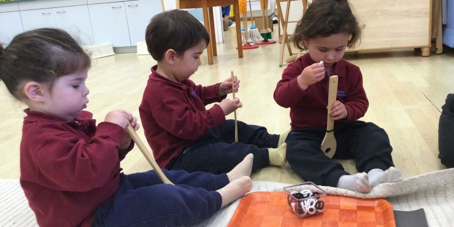 <time datetime="2024-04-29T10:38:11+00:00">29 de abril de 2024</time> | <a href="https://www.escola-horitzo.cat/author/kike/">Super User</a> | <a href="https://www.escola-horitzo.cat/category/el-dia-a-dia/" rel="tag">El dia a dia</a> | <a href="https://www.escola-horitzo.cat/2024/04/29/amb-les-manetes/#respond">No hay comentarios<span class="screen-reader-text"> en Amb les manetes</span></a>