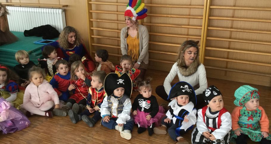 <time datetime="2018-02-12T08:33:41+00:00">12 de febrero de 2018</time> | <a href="https://www.escola-horitzo.cat/author/kike/">Super User</a> | <a href="https://www.escola-horitzo.cat/category/el-dia-a-dia/" rel="tag">El dia a dia</a> | <a href="https://www.escola-horitzo.cat/2018/02/12/ens-ha-visitat-el-rei-carnestoltes-i-la-seva-comparsa/#respond">No hay comentarios<span class="screen-reader-text"> en Ens ha visitat el rei Carnestoltes i la seva comparsa</span></a>