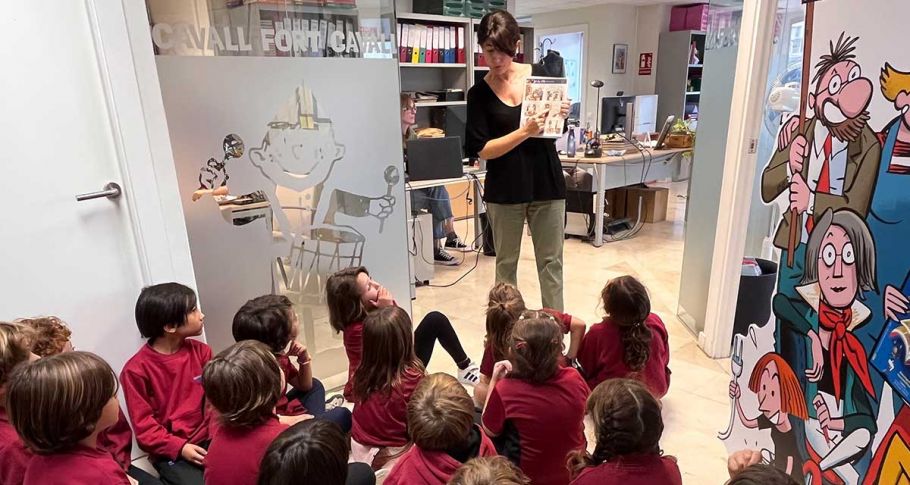 <time datetime="2022-10-24T11:02:03+00:00">24 de octubre de 2022</time> | <a href="https://www.escola-horitzo.cat/author/kike/">Super User</a> | <a href="https://www.escola-horitzo.cat/category/el-dia-a-dia/" rel="tag">El dia a dia</a> | <a href="https://www.escola-horitzo.cat/2022/10/24/visitant-una-redaccio-periodistica/#respond">No hay comentarios<span class="screen-reader-text"> en Visitant una redacció periodística</span></a>