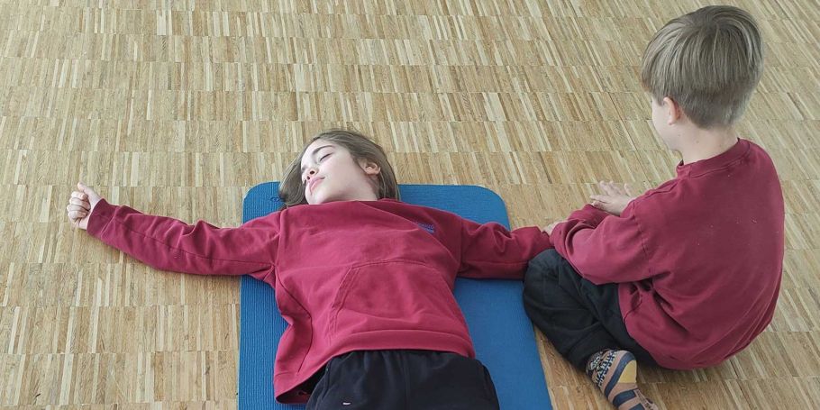 <time datetime="2023-04-14T15:23:43+00:00">14 de abril de 2023</time> | <a href="https://www.escola-horitzo.cat/author/kike/">Super User</a> | <a href="https://www.escola-horitzo.cat/category/el-dia-a-dia/" rel="tag">El dia a dia</a> | <a href="https://www.escola-horitzo.cat/2023/04/14/reconnectem-amb-el-cos/#respond">No hay comentarios<span class="screen-reader-text"> en Reconnectem amb el cos</span></a>