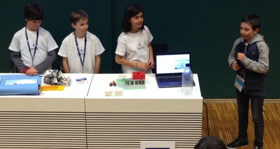 <time datetime="2018-02-25T18:13:08+00:00">25 de febrero de 2018</time> | <a href="https://www.escola-horitzo.cat/author/kike/">Super User</a> | <a href="https://www.escola-horitzo.cat/category/el-dia-a-dia/" rel="tag">El dia a dia</a> | <a href="https://www.escola-horitzo.cat/2018/02/25/tornem-a-participar-a-la-first-lego-league-fll/#respond">No hay comentarios<span class="screen-reader-text"> en Tornem a participar a la First Lego League (FLL)</span></a>