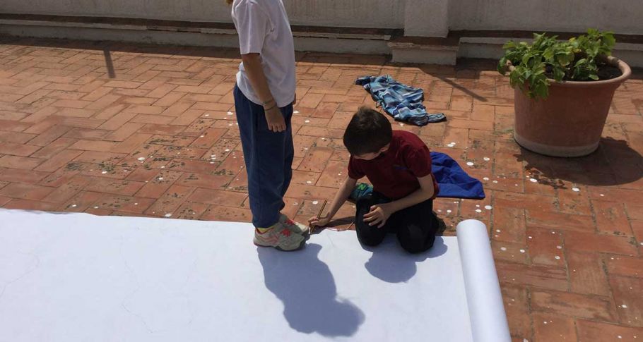 <time datetime="2018-06-12T15:16:21+00:00">12 de junio de 2018</time> | <a href="https://www.escola-horitzo.cat/author/kike/">Super User</a> | <a href="https://www.escola-horitzo.cat/category/el-dia-a-dia/" rel="tag">El dia a dia</a> | <a href="https://www.escola-horitzo.cat/2018/06/12/l-ombra-bessona/#respond">No hay comentarios<span class="screen-reader-text"> en L’ombra bessona</span></a>