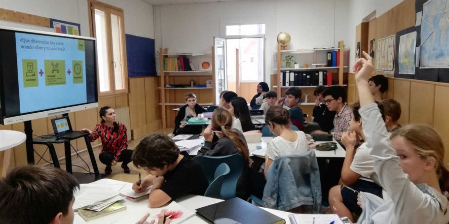 <time datetime="2024-11-06T11:48:39+00:00">6 de noviembre de 2024</time> | <a href="https://www.escola-horitzo.cat/author/kike/">Super User</a> | <a href="https://www.escola-horitzo.cat/category/el-dia-a-dia/" rel="tag">El dia a dia</a> | <a href="https://www.escola-horitzo.cat/2024/11/06/sabies-que-a-la-xarxa-hi-ha-perills/#respond">No hay comentarios<span class="screen-reader-text"> en Sabies que a la xarxa hi ha perills?</span></a>