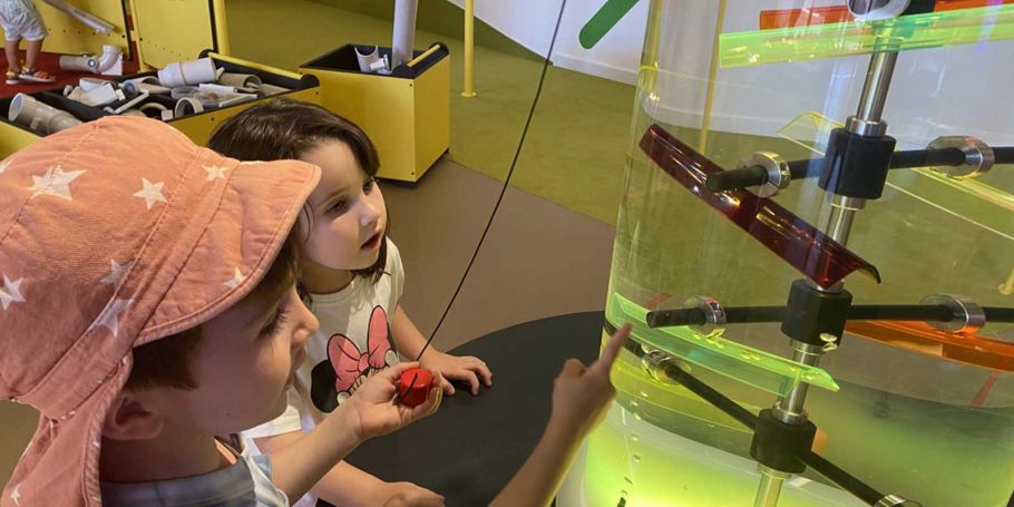 <time datetime="2024-07-24T09:50:35+00:00">24 de julio de 2024</time> | <a href="https://www.escola-horitzo.cat/author/kike/">Super User</a> | <a href="https://www.escola-horitzo.cat/category/el-dia-a-dia/" rel="tag">El dia a dia</a> | <a href="https://www.escola-horitzo.cat/2024/07/24/ciencia-i-art/#respond">No hay comentarios<span class="screen-reader-text"> en Ciència i art</span></a>