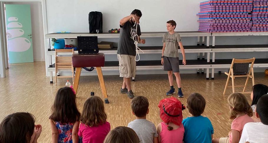 <time datetime="2022-07-21T14:40:40+00:00">21 de julio de 2022</time> | <a href="https://www.escola-horitzo.cat/author/kike/">Super User</a> | <a href="https://www.escola-horitzo.cat/category/el-dia-a-dia/" rel="tag">El dia a dia</a> | <a href="https://www.escola-horitzo.cat/2022/07/21/temps-magic/#respond">No hay comentarios<span class="screen-reader-text"> en Temps màgic</span></a>