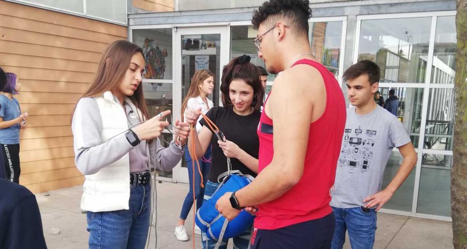 <time datetime="2020-03-03T17:27:52+00:00">3 de marzo de 2020</time> | <a href="https://www.escola-horitzo.cat/author/kike/">Super User</a> | <a href="https://www.escola-horitzo.cat/category/el-dia-a-dia/" rel="tag">El dia a dia</a> | <a href="https://www.escola-horitzo.cat/2020/03/03/outdoor-training-leadership/#respond">No hay comentarios<span class="screen-reader-text"> en Outdoor training leadership</span></a>