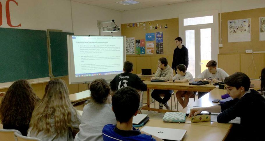 <time datetime="2018-05-27T15:59:56+00:00">27 de mayo de 2018</time> | <a href="https://www.escola-horitzo.cat/author/kike/">Super User</a> | <a href="https://www.escola-horitzo.cat/category/el-dia-a-dia/" rel="tag">El dia a dia</a> | <a href="https://www.escola-horitzo.cat/2018/05/27/entrevista-dels-alumnes-a-txarango/#respond">No hay comentarios<span class="screen-reader-text"> en Entrevista dels alumnes a Txarango</span></a>