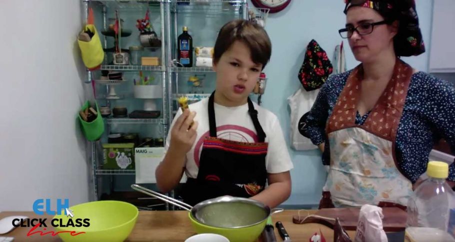 <time datetime="2020-05-07T07:35:39+00:00">7 de mayo de 2020</time> | <a href="https://www.escola-horitzo.cat/author/kike/">Super User</a> | <a href="https://www.escola-horitzo.cat/category/el-dia-a-dia/" rel="tag">El dia a dia</a> | <a href="https://www.escola-horitzo.cat/2020/05/07/taller-de-cuina-amb-el-xef-lorenzo-fem-un-cupcake/#respond">No hay comentarios<span class="screen-reader-text"> en Taller de cuina amb el Xef Lorenzo! Fem un cupcake!</span></a>