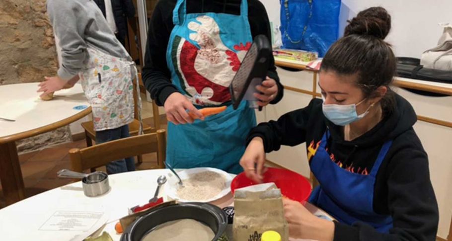 <time datetime="2021-04-20T07:29:31+00:00">20 de abril de 2021</time> | <a href="https://www.escola-horitzo.cat/author/kike/">Super User</a> | <a href="https://www.escola-horitzo.cat/category/el-dia-a-dia/" rel="tag">El dia a dia</a> | <a href="https://www.escola-horitzo.cat/2021/04/20/unces-grams-lliures-i-petricons/#respond">No hay comentarios<span class="screen-reader-text"> en Unces, grams, lliures i petricons</span></a>