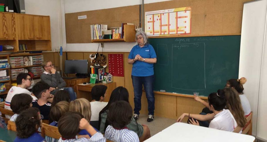 <time datetime="2018-10-31T11:15:43+00:00">31 de octubre de 2018</time> | <a href="https://www.escola-horitzo.cat/author/kike/">Super User</a> | <a href="https://www.escola-horitzo.cat/category/el-dia-a-dia/" rel="tag">El dia a dia</a> | <a href="https://www.escola-horitzo.cat/2018/10/31/campanya-de-recollida-de-roba-dins-el-marc-de-col%c2%b7laboracio-de-les-escoles-amb-cor/#respond">No hay comentarios<span class="screen-reader-text"> en Campanya de recollida de roba, dins el marc de col·laboració de les Escoles amb Cor</span></a>