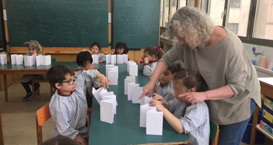 <time datetime="2022-05-16T09:43:42+00:00">16 de mayo de 2022</time> | <a href="https://www.escola-horitzo.cat/author/kike/">Super User</a> | <a href="https://www.escola-horitzo.cat/category/el-dia-a-dia/" rel="tag">El dia a dia</a> | <a href="https://www.escola-horitzo.cat/2022/05/16/la-papiroflexia/#respond">No hay comentarios<span class="screen-reader-text"> en La papiroflèxia</span></a>