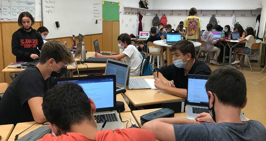 <time datetime="2021-09-21T13:54:49+00:00">21 de septiembre de 2021</time> | <a href="https://www.escola-horitzo.cat/author/kike/">Super User</a> | <a href="https://www.escola-horitzo.cat/category/el-dia-a-dia/" rel="tag">El dia a dia</a> | <a href="https://www.escola-horitzo.cat/2021/09/21/real-and-ideal-worlds/#respond">No hay comentarios<span class="screen-reader-text"> en Real and ideal worlds</span></a>