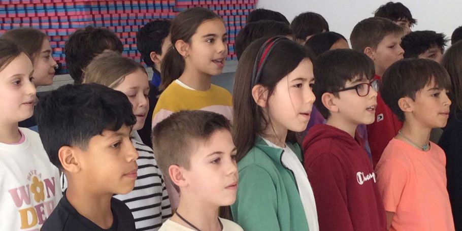 <time datetime="2024-03-20T17:00:40+00:00">20 de marzo de 2024</time> | <a href="https://www.escola-horitzo.cat/author/kike/">Super User</a> | <a href="https://www.escola-horitzo.cat/category/el-dia-a-dia/" rel="tag">El dia a dia</a> | <a href="https://www.escola-horitzo.cat/2024/03/20/celebrant-larribada-de-la-primavera-amb-musica-i-alegria/#respond">No hay comentarios<span class="screen-reader-text"> en Celebrant l’arribada de la primavera amb música i alegria</span></a>