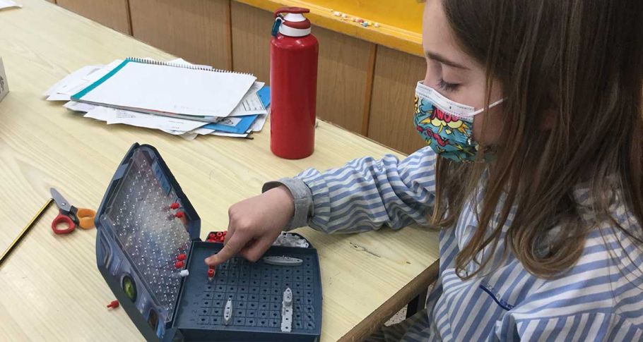 <time datetime="2022-05-18T15:29:20+00:00">18 de mayo de 2022</time> | <a href="https://www.escola-horitzo.cat/author/kike/">Super User</a> | <a href="https://www.escola-horitzo.cat/category/el-dia-a-dia/" rel="tag">El dia a dia</a> | <a href="https://www.escola-horitzo.cat/2022/05/18/tocat-i-enfonsat/#respond">No hay comentarios<span class="screen-reader-text"> en Tocat i enfonsat</span></a>