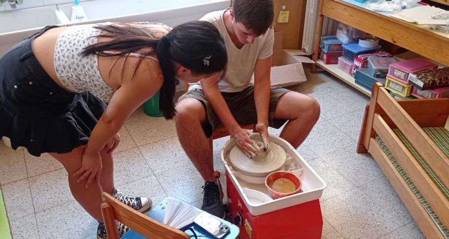 <time datetime="2022-07-19T10:09:51+00:00">19 de julio de 2022</time> | <a href="https://www.escola-horitzo.cat/author/kike/">Super User</a> | <a href="https://www.escola-horitzo.cat/category/el-dia-a-dia/" rel="tag">El dia a dia</a> | <a href="https://www.escola-horitzo.cat/2022/07/19/el-poder-de-les-nostres-mans/#respond">No hay comentarios<span class="screen-reader-text"> en El poder de les nostres mans</span></a>