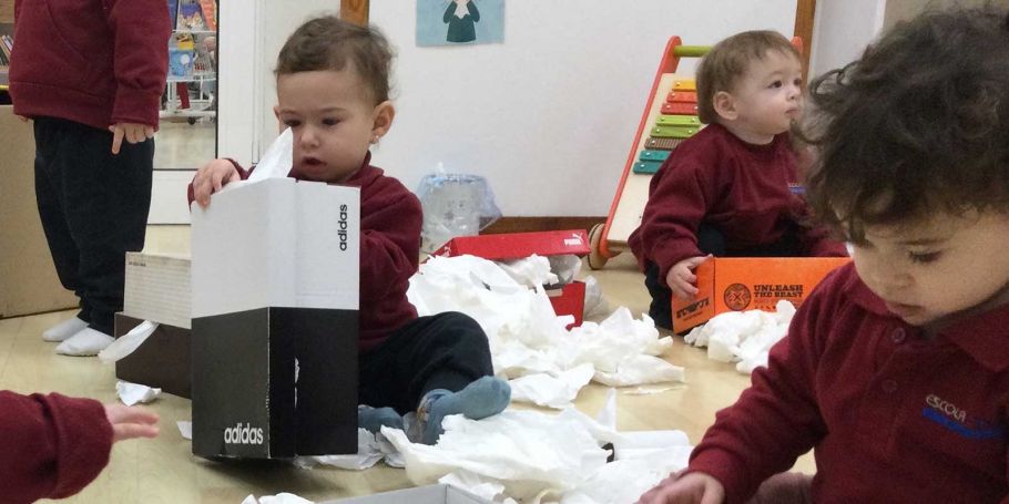 <time datetime="2023-02-08T16:18:05+00:00">8 de febrero de 2023</time> | <a href="https://www.escola-horitzo.cat/author/kike/">Super User</a> | <a href="https://www.escola-horitzo.cat/category/el-dia-a-dia/" rel="tag">El dia a dia</a> | <a href="https://www.escola-horitzo.cat/2023/02/08/estripant-paper/#respond">No hay comentarios<span class="screen-reader-text"> en Estripant paper</span></a>