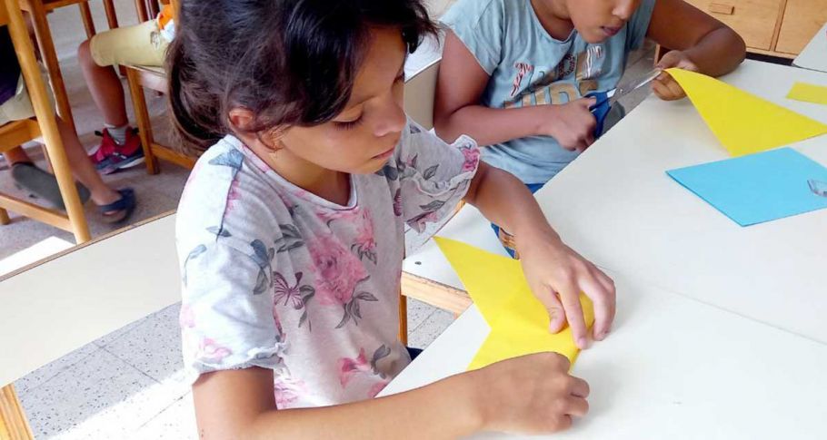 <time datetime="2022-09-12T15:20:08+00:00">12 de septiembre de 2022</time> | <a href="https://www.escola-horitzo.cat/author/kike/">Super User</a> | <a href="https://www.escola-horitzo.cat/category/el-dia-a-dia/" rel="tag">El dia a dia</a> | <a href="https://www.escola-horitzo.cat/2022/09/12/any-i-anys-de-papiroflexia/#respond">No hay comentarios<span class="screen-reader-text"> en Any i anys… de papiroflexia!</span></a>