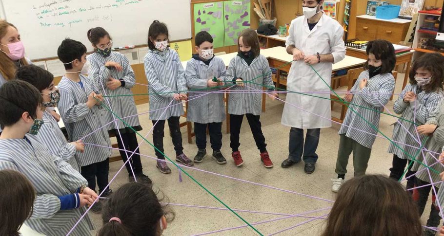 <time datetime="2021-04-13T08:06:22+00:00">13 de abril de 2021</time> | <a href="https://www.escola-horitzo.cat/author/kike/">Super User</a> | <a href="https://www.escola-horitzo.cat/category/el-dia-a-dia/" rel="tag">El dia a dia</a> | <a href="https://www.escola-horitzo.cat/2021/04/13/les-corbes-reglades/#respond">No hay comentarios<span class="screen-reader-text"> en Les corbes reglades</span></a>