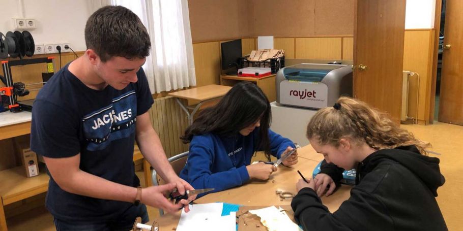 <time datetime="2023-04-20T16:12:57+00:00">20 de abril de 2023</time> | <a href="https://www.escola-horitzo.cat/author/kike/">Super User</a> | <a href="https://www.escola-horitzo.cat/category/el-dia-a-dia/" rel="tag">El dia a dia</a> | <a href="https://www.escola-horitzo.cat/2023/04/20/positive-impact/#respond">No hay comentarios<span class="screen-reader-text"> en Positive impact</span></a>