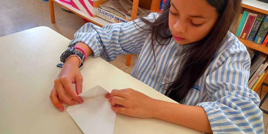 <time datetime="2023-05-17T16:11:21+00:00">17 de mayo de 2023</time> | <a href="https://www.escola-horitzo.cat/author/kike/">Super User</a> | <a href="https://www.escola-horitzo.cat/category/el-dia-a-dia/" rel="tag">El dia a dia</a> | <a href="https://www.escola-horitzo.cat/2023/05/17/lorigami/#respond">No hay comentarios<span class="screen-reader-text"> en L’origami</span></a>
