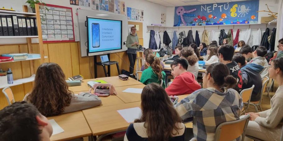 <time datetime="2024-05-06T09:52:46+00:00">6 de mayo de 2024</time> | <a href="https://www.escola-horitzo.cat/author/kike/">Super User</a> | <a href="https://www.escola-horitzo.cat/category/el-dia-a-dia/" rel="tag">El dia a dia</a> | <a href="https://www.escola-horitzo.cat/2024/05/06/protegint-la-nostra-comunitat-digital/#respond">No hay comentarios<span class="screen-reader-text"> en Protegint la nostra comunitat digital</span></a>