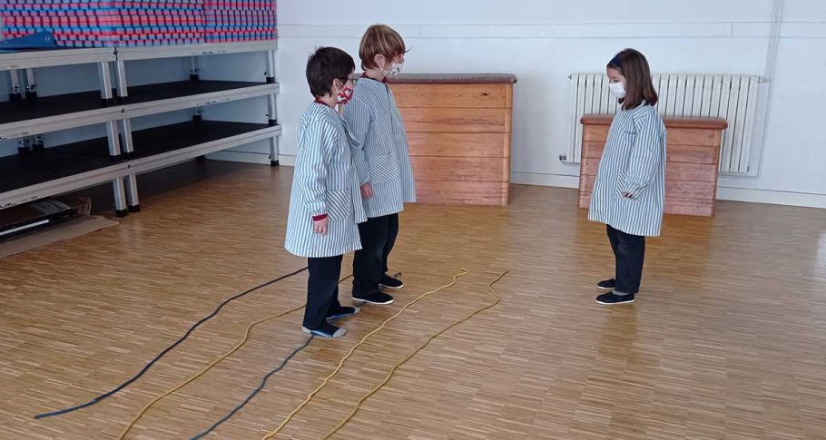 <time datetime="2022-01-12T17:44:44+00:00">12 de enero de 2022</time> | <a href="https://www.escola-horitzo.cat/author/kike/">Super User</a> | <a href="https://www.escola-horitzo.cat/category/el-dia-a-dia/" rel="tag">El dia a dia</a> | <a href="https://www.escola-horitzo.cat/2022/01/12/experiencies-corporals/#respond">No hay comentarios<span class="screen-reader-text"> en Experiències corporals</span></a>