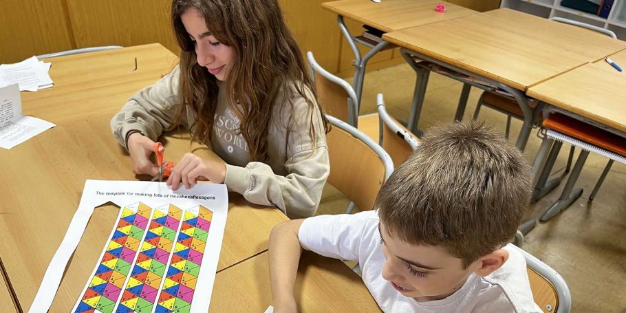 <time datetime="2024-11-19T17:29:03+00:00">19 de noviembre de 2024</time> | <a href="https://www.escola-horitzo.cat/author/kike/">Super User</a> | <a href="https://www.escola-horitzo.cat/category/el-dia-a-dia/" rel="tag">El dia a dia</a> | <a href="https://www.escola-horitzo.cat/2024/11/19/club-de-matematiques/#respond">No hay comentarios<span class="screen-reader-text"> en Club de matemàtiques</span></a>